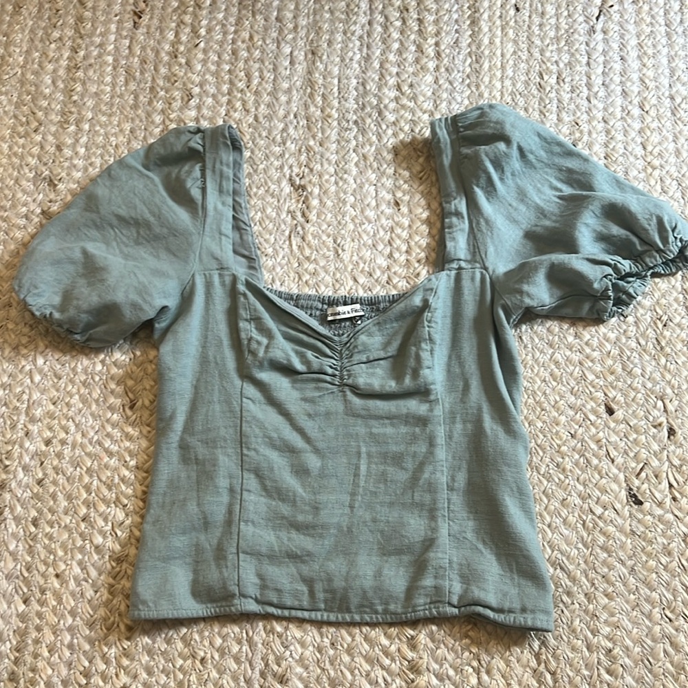 Abercrombie & Fitch sage green big sleeve women’s top
